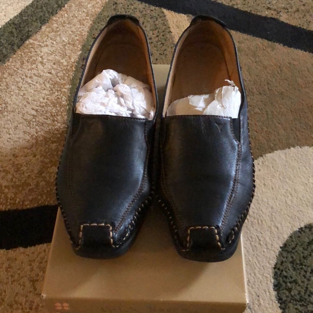 Black shoes